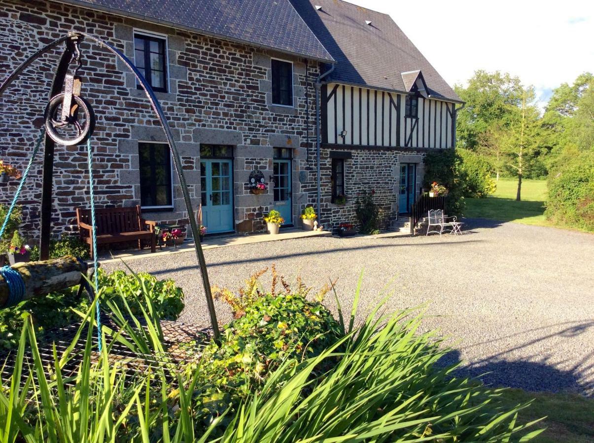 Maison Mai Or La Petite Maison Mai Or La Petite Grange Or All Three La Chapelle-Uree ภายนอก รูปภาพ