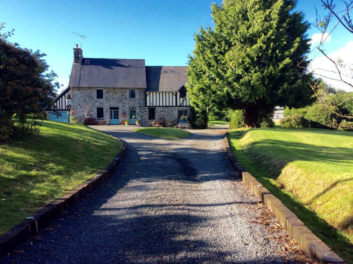 Maison Mai Or La Petite Maison Mai Or La Petite Grange Or All Three La Chapelle-Uree ภายนอก รูปภาพ