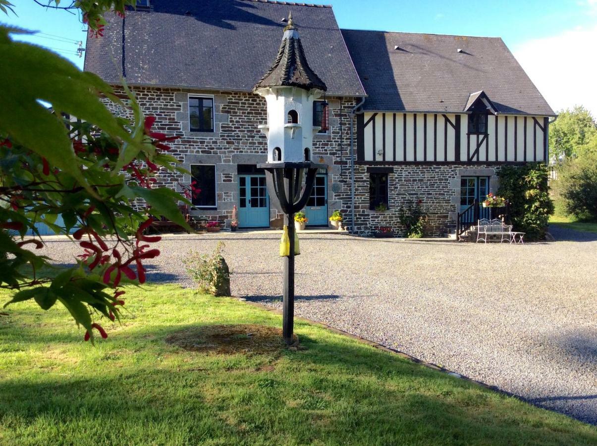 Maison Mai Or La Petite Maison Mai Or La Petite Grange Or All Three La Chapelle-Uree ภายนอก รูปภาพ