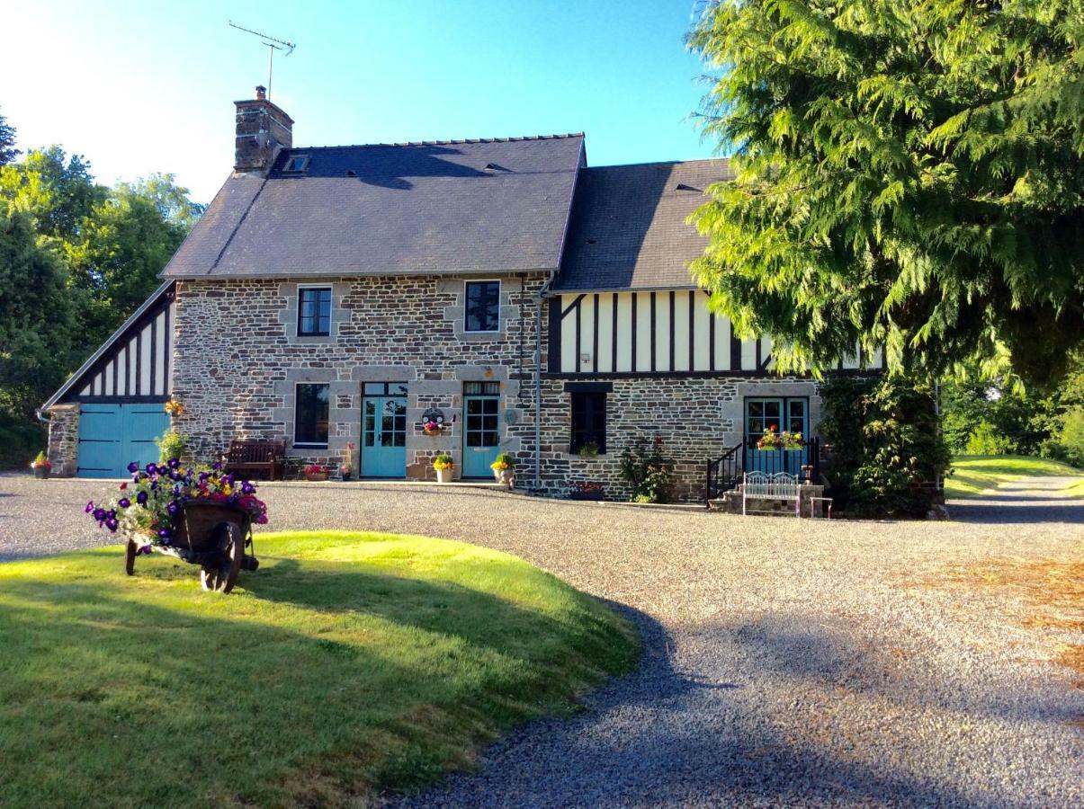 Maison Mai Or La Petite Maison Mai Or La Petite Grange Or All Three La Chapelle-Uree ภายนอก รูปภาพ