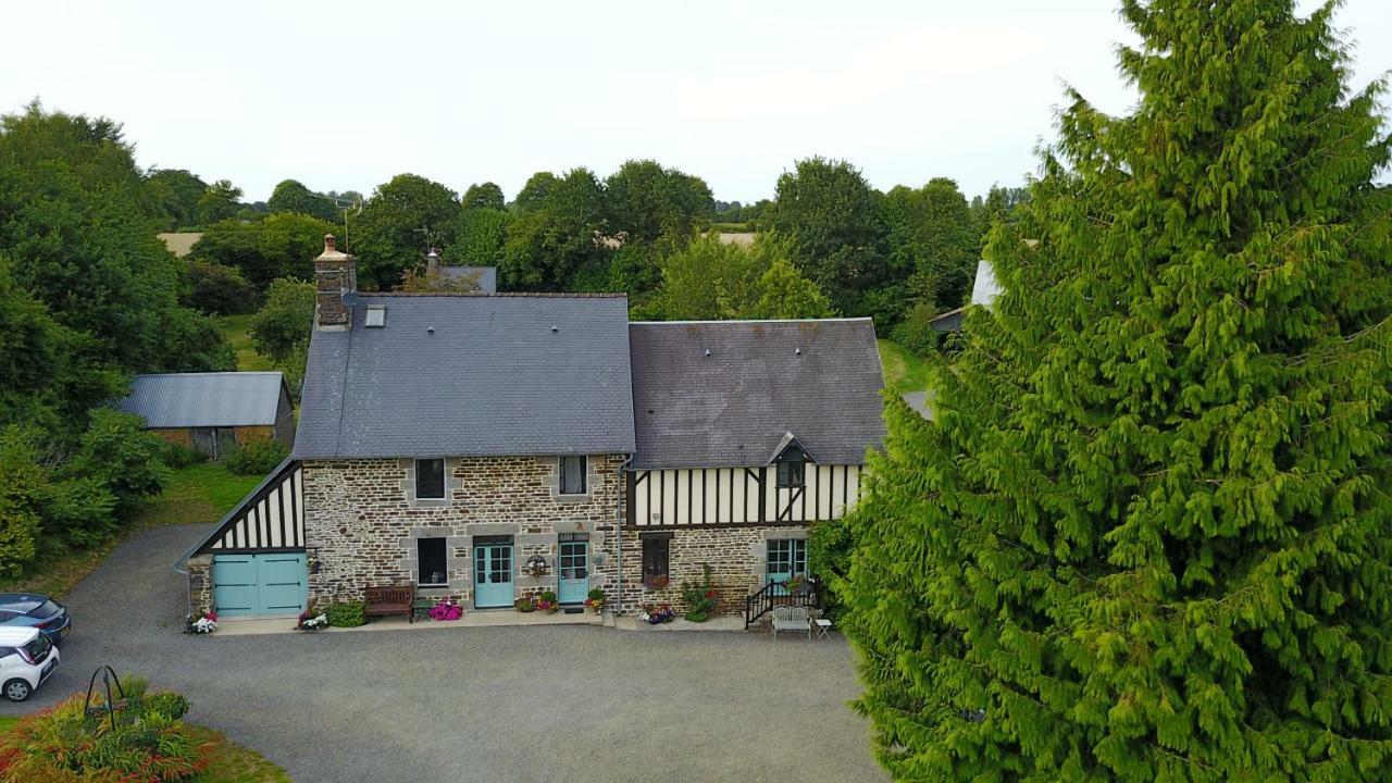 Maison Mai Or La Petite Maison Mai Or La Petite Grange Or All Three La Chapelle-Uree ภายนอก รูปภาพ