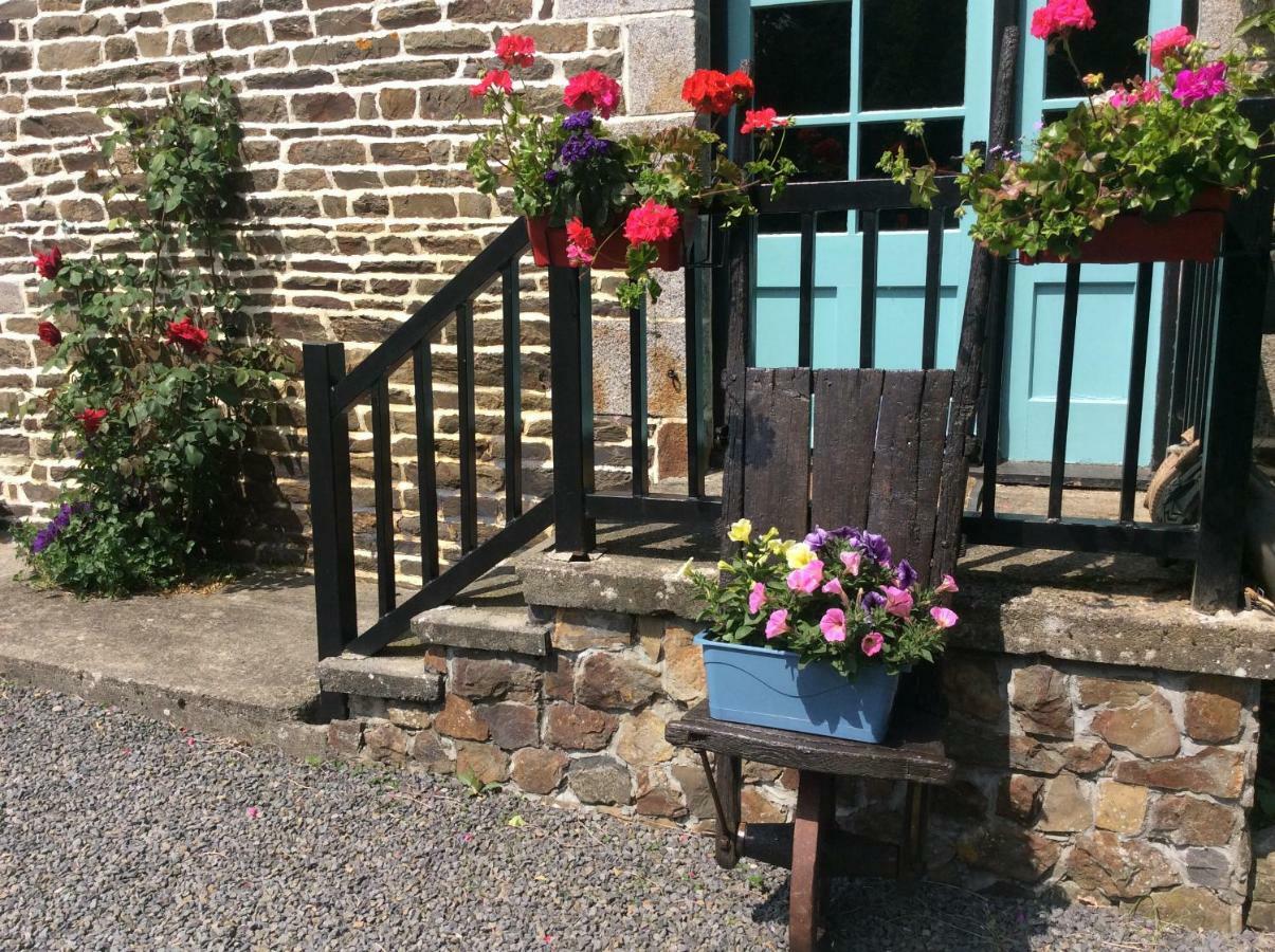 Maison Mai Or La Petite Maison Mai Or La Petite Grange Or All Three La Chapelle-Uree ภายนอก รูปภาพ